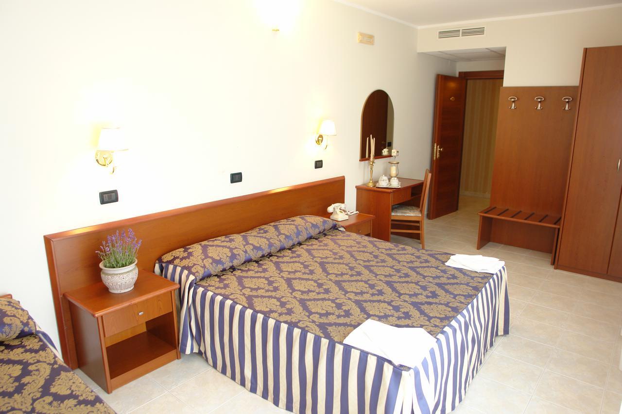 Hotel Di Cosmo San Giovanni Rotondo Eksteriør billede
